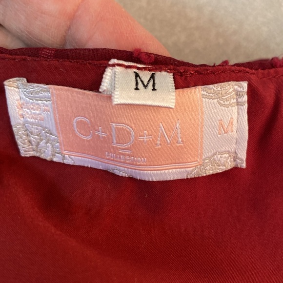 C+D+M Collection. Ladies deep v-neck dress. Size M - Picture 9 of 9